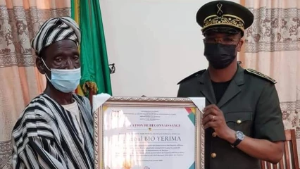 POUR SON ENGAGEMENT AUX CÔTÉS DES ACTEURS DE L&rsquo;ÉDUCATION DANS LE BORGOU : Le président de la Fedape Bio Yerima distingué par le préfet Cissé