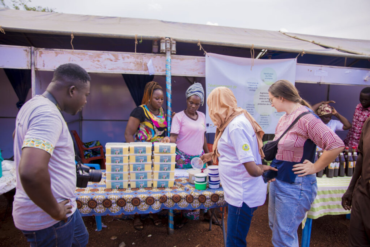 BRILLANTE PARTICIPATION DES FEMMES À LA FOIRE DU CONSOMMONS LOCAL DE NATITINGOU :  Deux groupements de Kouandé révélés grâce au projet Forests4Future/Giz