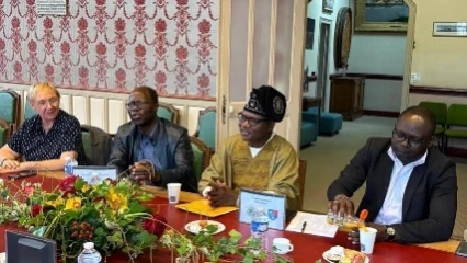 Visite diplomatique à Montrichard en France: le maire Wanvoègbè pose les bases d&rsquo;un jumelage avec Adjarra 