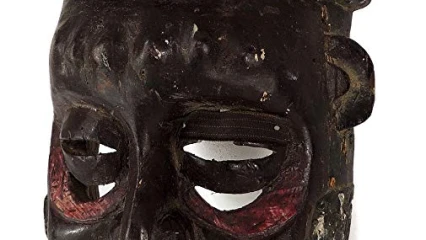 CHRONIQUE DES US ET COUTUMES : Le masque horrible du quartier latin de l’Afrique!