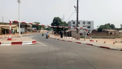 INCIVISME A PARAKOU : Un limitateur de hauteur percuté par un camion