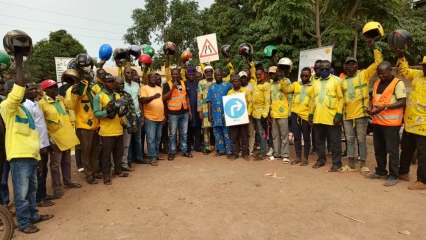 OBTENTION DU PERMIS A2 ET PORT DE CASQUES :  Après Djougou, le Cnsr Zone Nord sensibilise les conducteurs de taxis-motos de Parakou