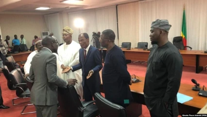 RENCONTRE DU CHEF DE L’ETAT AVEC CERTAINS PARTIS POLITIQUES EN DIFFICULTE AU BENIN : Patrice Talon jette la bouée de sauvetage à l’opposition .Une invitation qui sème la panique!