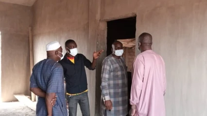 N&rsquo;DALI/CONSTRUCTION DU CENTRE DE L&rsquo;EXCELLENCE DU FOOTBALL : Le maire Saka Méré en visite sur le chantier