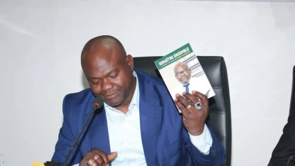 Projet de société pour la présidentielle de 2026: Kamel Ouassagari lance le livre 