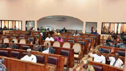 ENTRE LA CAMPAGNE ÉLECTORALE ET LA SESSION ORDINAIRE DE l&rsquo;ASSEMBLÉE NATIONALE : Quelle priorité pour les députés candidats aux élections?