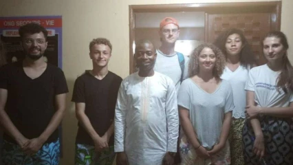NATUROPATHIE AU BENIN : L’Ong Secours-Vie reçoit la visite d’étudiants français