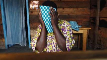 BÉNIN :  Pendant une bagarre, elle verse de l&rsquo;acide sur sa voisine