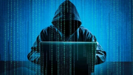 Harcelées, menacées, réduites au silence: dans l'enfer des femmes victimes de cyberviolences au Bénin