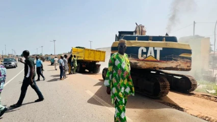 COMMUNE DE TCHAOUROU :  L&rsquo;opération de libération des espaces publics a démarré  . Les populations obtempèrent avant l&rsquo;arrivée des engins