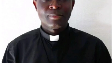 POUR MIEUX VIVRE SUR TERRE,   Le père David Ahossinou conseille la pratique de la douceur