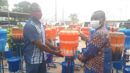 BORGOU-ALIBORI / AVEC L&rsquo;APPUI DE LA COOPERATION SUISSE, Le Pageda de l&rsquo;Ong Sia Nson fait don de matériel aux néo-alphabètes