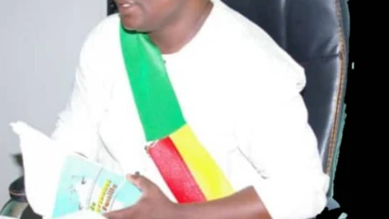 LUTTE CONTRE LA COVID-19 À LA COUR ROYALE DE TCHATCHOU : Le Ca Joël Domagui offre des dispositifs de lave main