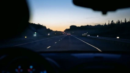 CIRCULATION SANS PHARE LA NUIT : Une pratique dangereuse, source d&rsquo;accidents . Le Cnsr et la police républicaine pour changer les comportements