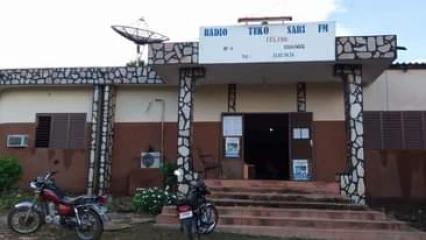 EN DÉPIT DES COUPURES D&rsquo;ÉLECTRICITÉ À KOUANDÉ : La radio Tuko Sari continue de servir ses auditeurs