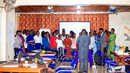 RÉDUCTION DE LA STIGMATISATION DES SERVICES DE DSSR CHEZ LES ADOLESCENTS ET GROUPES MINORITAIRES : Journalistes et influenceurs s&rsquo;engagent