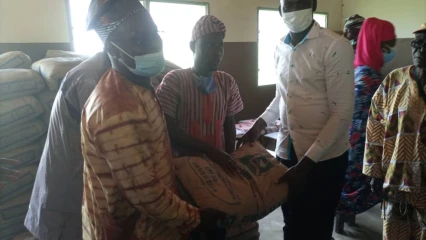 DEGATS CAUSES PAR LA PLUIE A ALAFIAROU DANS LA COMMUNE DE TCHAOUROU : L&rsquo;He Bagoudou dépêche une délégation du Br avec 5t de ciments