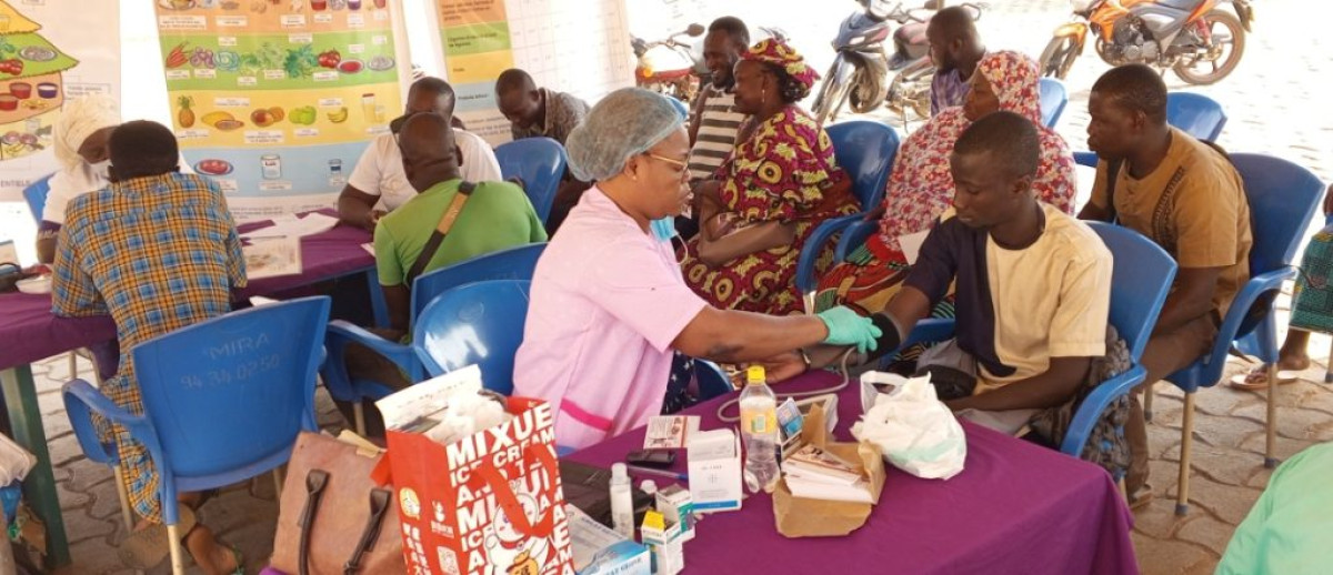 PARAKOU/DÉPISTAGE GRATUIT DU DIABÈTE ET DE L&rsquo;HYPERTENSION ARTÉRIELLE :  La Fondation Hubi & Vinciane pour le bien-être des populations 