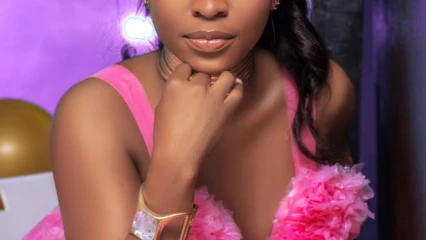 REÇUE SUR LE PLATEAU DE E-WEEKEND : Sessimè fait un aveu renversant