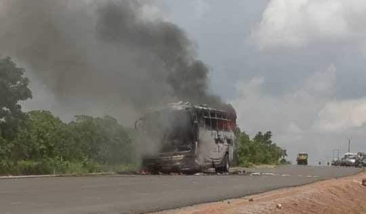 NORD-BÉNIN : Un bus de transport en commun réduit en cendres