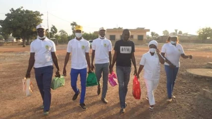 BANIKOARA/FÊTE DE NOUVEL AN : Les Jeunes Amis Progressistes du maire Tamou distribuent des vivres aux malades