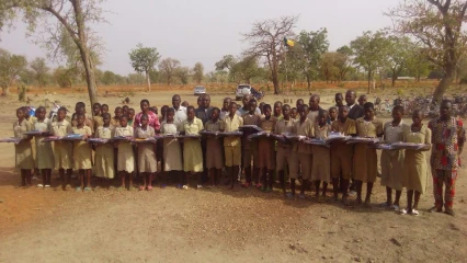 PROMOTION DE L’EXCELLENCE EN MILIEU SCOLAIRE À BANIKOARA : Bio Tamou Sarako distingue 20 élèves du Ceg Kokiborou
