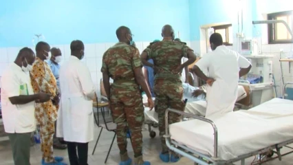 VICTIMES D&rsquo;ATTAQUES DJIHADISTES AU BÉNIN : Le ministre Nouatin rend visite aux soldats blessés