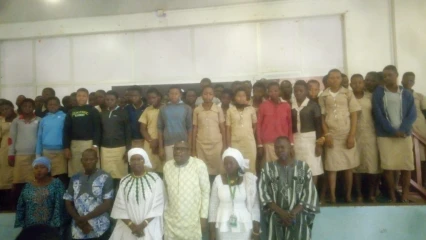 POUR PRESERVER LES ADOLESCENTES DES VIOLENCES ET DES GROSSESSES NON DESIREES A PARAKOU : Toko, Baba Moussa et L’Abpf conjuguent leurs forces