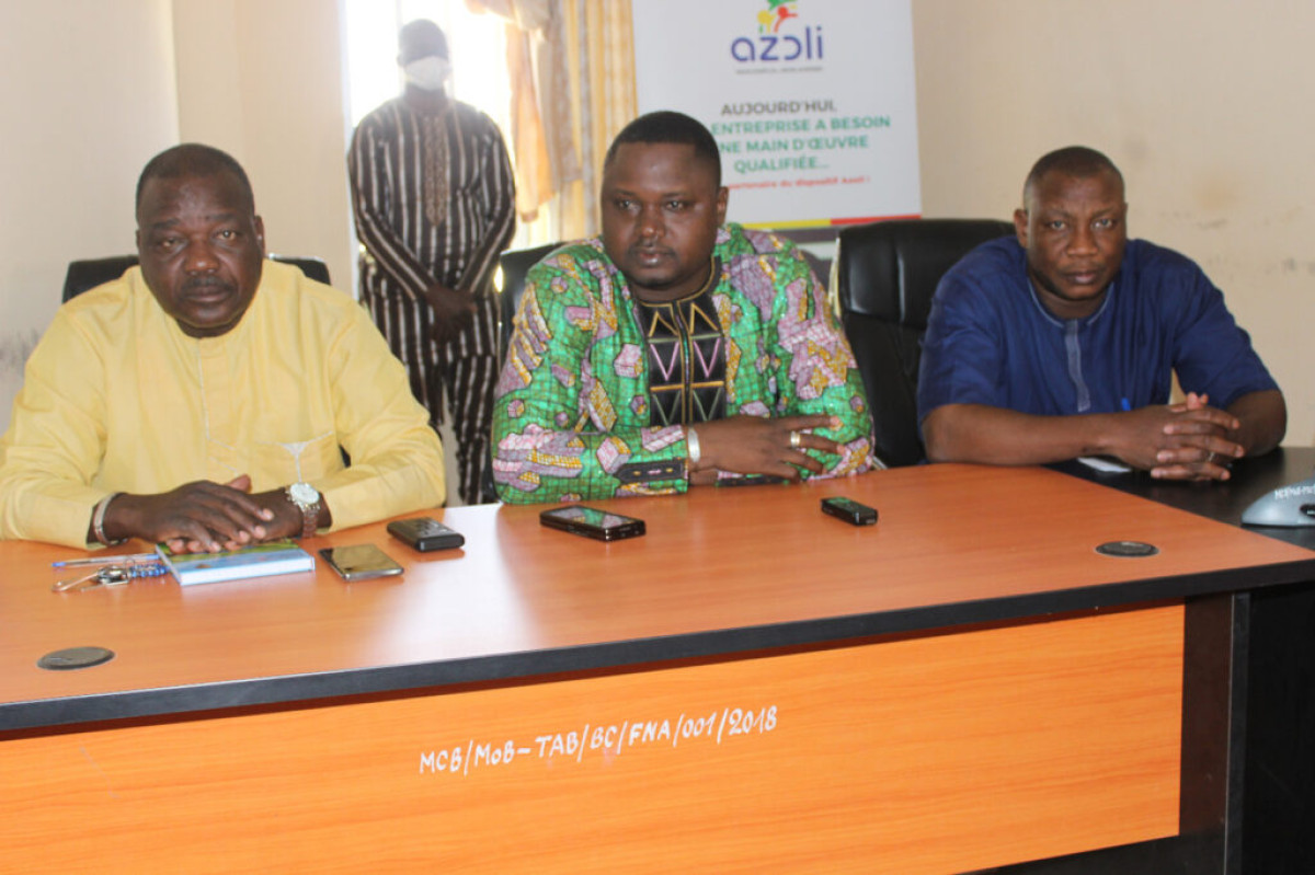 EMPLOI DES JEUNES ET DÉVELOPPEMENT LOCAL A BANIKOARA : Bio Sarako Tamou échange avec les élus locaux