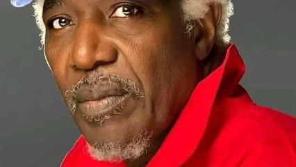 GUERRE ENTRE LES GRANDES PUISSANCES : Alpha Blondy envoie un message fort  . «Monsieur Macron, comme on dit chez nous, enlève ton pied dans leur connerie d&rsquo;Ukraine.»