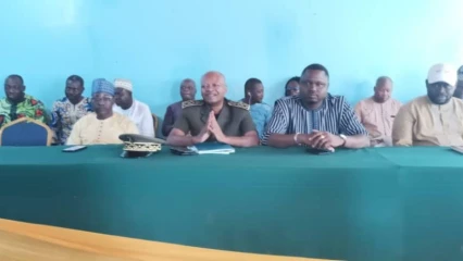 ALIBORI/TOURNÉE STATUTAIRE DU PRÉFET BELLO KY-SAMAH : À Banikoara, le maire Bio Sarako présente l&rsquo;état de sa commune