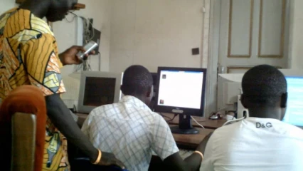 DÉVELOPPEMENT DU NUMÉRIQUE : Que deviennent les cybercafés à l&rsquo;ère des Smartphones ?