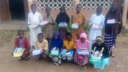 RENTREE SCOLAIRE 2018-2019 A NIKKI : Sylla Adamou distribue des fournitures scolaires aux écoliers méritants