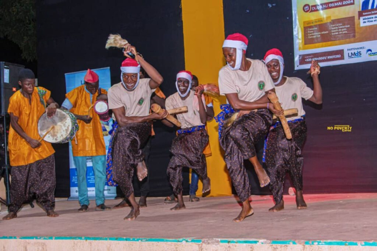 UNIVERSITÉ DE PARAKOU/AVEC LE SOUTIEN DU MINISTRE SAMOU SEÏDOU ADAMBI : L&rsquo;Uneup et la Fneup valorisent les talents artistiques des étudiants
