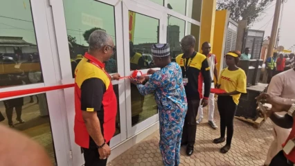OUVERTURE DE SON AGENCE D&rsquo;ENVOI EXPRESS DES COLIS À PARAKOU : La société Dhl se rapproche davantage de sa clientèle