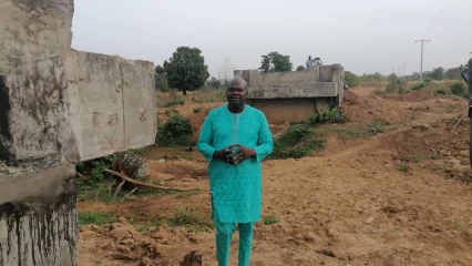 ABANDON DES TRAVAUX DE CONSTRUCTION DU PONT DE KANKOU À KOUANDÉ : L&rsquo;He Kamel Ouassagari fait un amer constat et interpelle le gouvernement