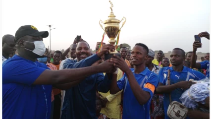 FINALE DU TOURNOI DE LA NON VIOLENCE :  Pari gagné pour le général Paul Tabé Lafia et le Capt  . Les populations de Nikki disent non à la violence et promettent un K.o au duo Talon-Talata