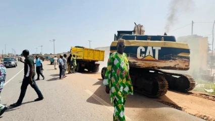 COMMUNE DE TCHAOUROU :  L&rsquo;opération de libération des espaces publics a démarré  . Les populations obtempèrent avant l&rsquo;arrivée des engins