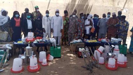 NIKKI/GRACE AU SOUTIEN FINANCIER DE L&rsquo;AMBASSADE DE FRANCE AU BENIN :  L&rsquo;Ong Bcd et la Mdsc font don de matériels de maraîchage aux filles vulnérables