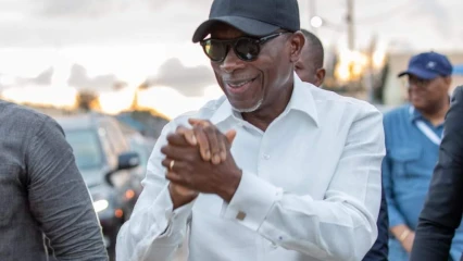 APRÈS LA TOURNÉE DE REDDITION DE COMPTES ET LA CÉLÉBRATION DU 1ER AOÛT :  Les membres du gouvernement en congés pour un mois