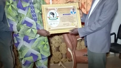 PEHUNCO/BONNE GOUVERNANCE : Le maire Koto Maré et son conseil distingué par l’Ong Répepud