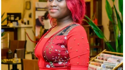 MÉLISSA DELALIE HOUINSOU : Un nouvel as de la littérature à 17 ans