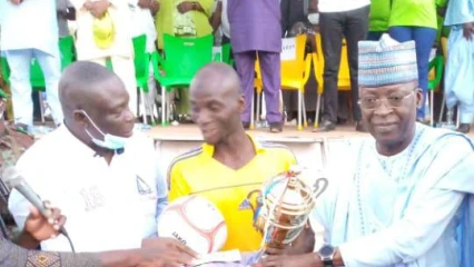FINALE DU TOURNOI DE FOOTBALL « JEUNESSE DU BLOC RÉPUBLICAIN » A PARAKOU :  L’He Gbadamassi réussit l’inédit