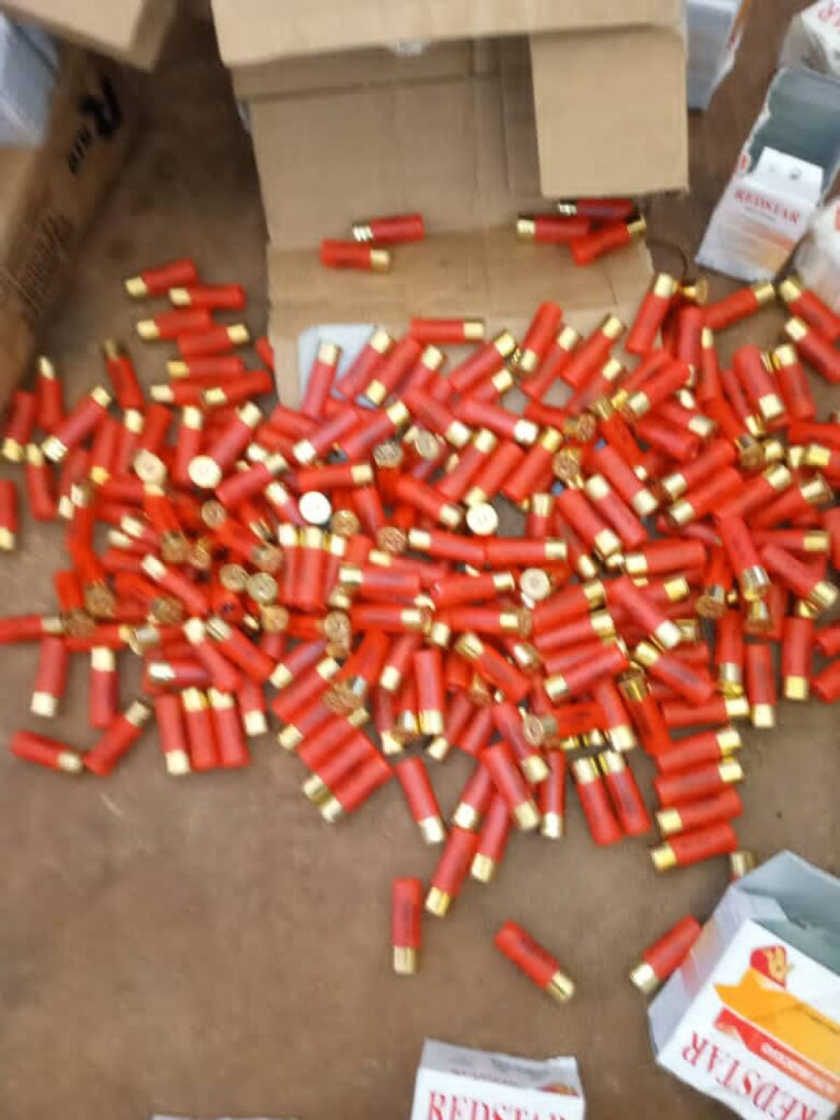 BANTE/APRES UN ACCIDENT MORTEL A GOUKA :  La police républicaine intercepte 70 000 cartouches de calibre 12 . Lire la déclaration du procureur spécial Mario Métonou