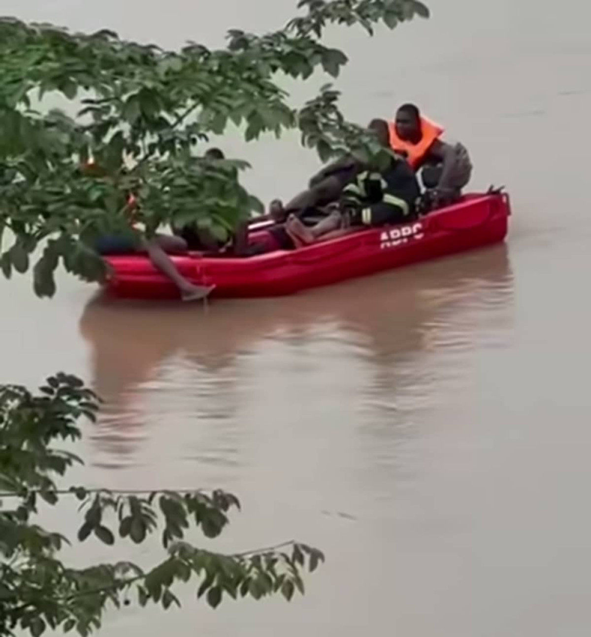 Bénin/autocar malien renversé dans le fleuve Ouémé : 9 rescapés, un corps repêché et 44 personnes non encore retrouvées