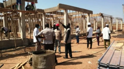 CONSTRUCTION DU MARCHE CENTRAL DE PEHUNCO : Le maire Orou Maré s&rsquo;imprègne de l&rsquo;évolution des travaux