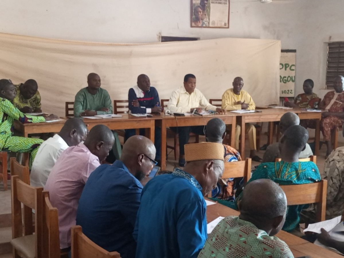 MESURES DE SOUTIEN DU GOUVERNEMENT À LA CAMPAGNE COTONNIÈRE 2022-2023 AU BÉNIN : La Fn-Cvpc Bénin éclaire la lanterne des producteurs . Très satisfaits, les cotonculteurs remercient Talon