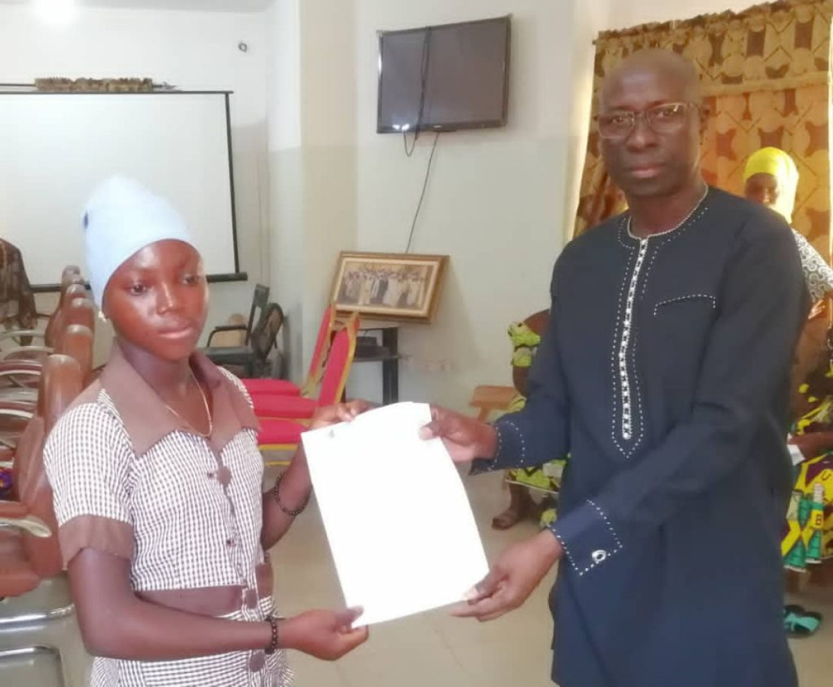 GRÂCE AU PROJET CHAMPIONNES À PÉHUNCO : Cinq jeunes filles apprenties soutenues financièrement