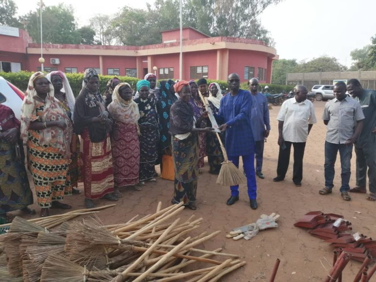 PÉHUNCO/GRÂCE À LA COOPÉRATION SUISSE À TRAVERS LA SNV : La coopérative Yam Buram dotée de matériels d&rsquo;assainissement