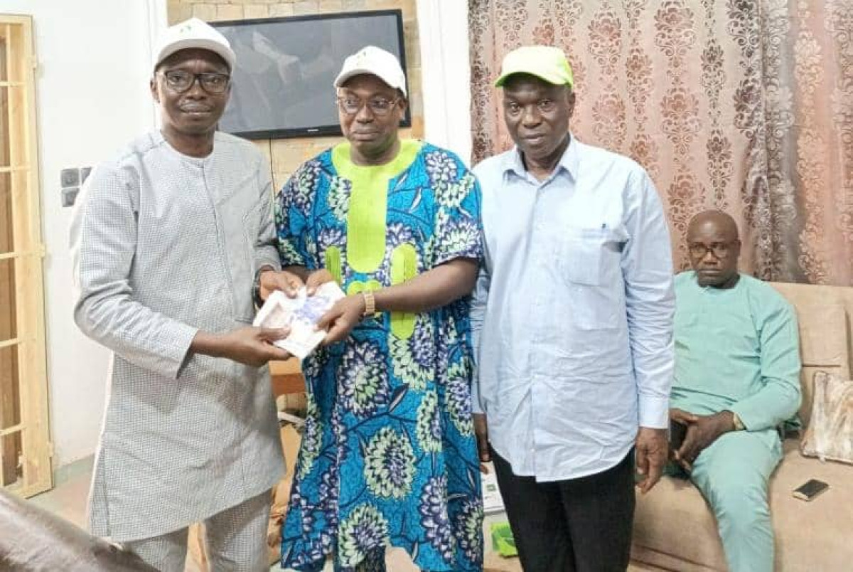 Législatives dans la 8è circonscription électorale: la jeunesse BR de Tchaourou apporte un soutien financier au candidat Yacoubou Chabi Goura